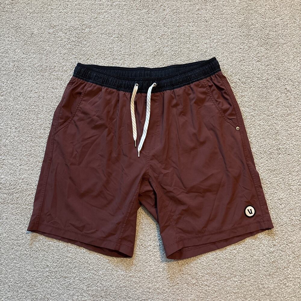 Vuori Shorts Mens Kore Lined Performance Stretch Gym Size Large Red 7.5” In